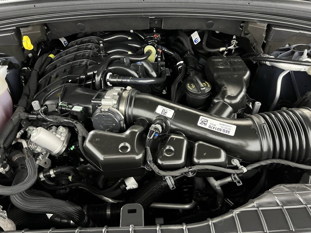 Used 2024 Jeep Grand Cherokee Limited w/ Luxury Tech Group II image 36