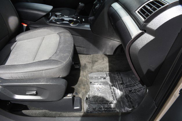 Used 2017 Ford Explorer XLT image 25