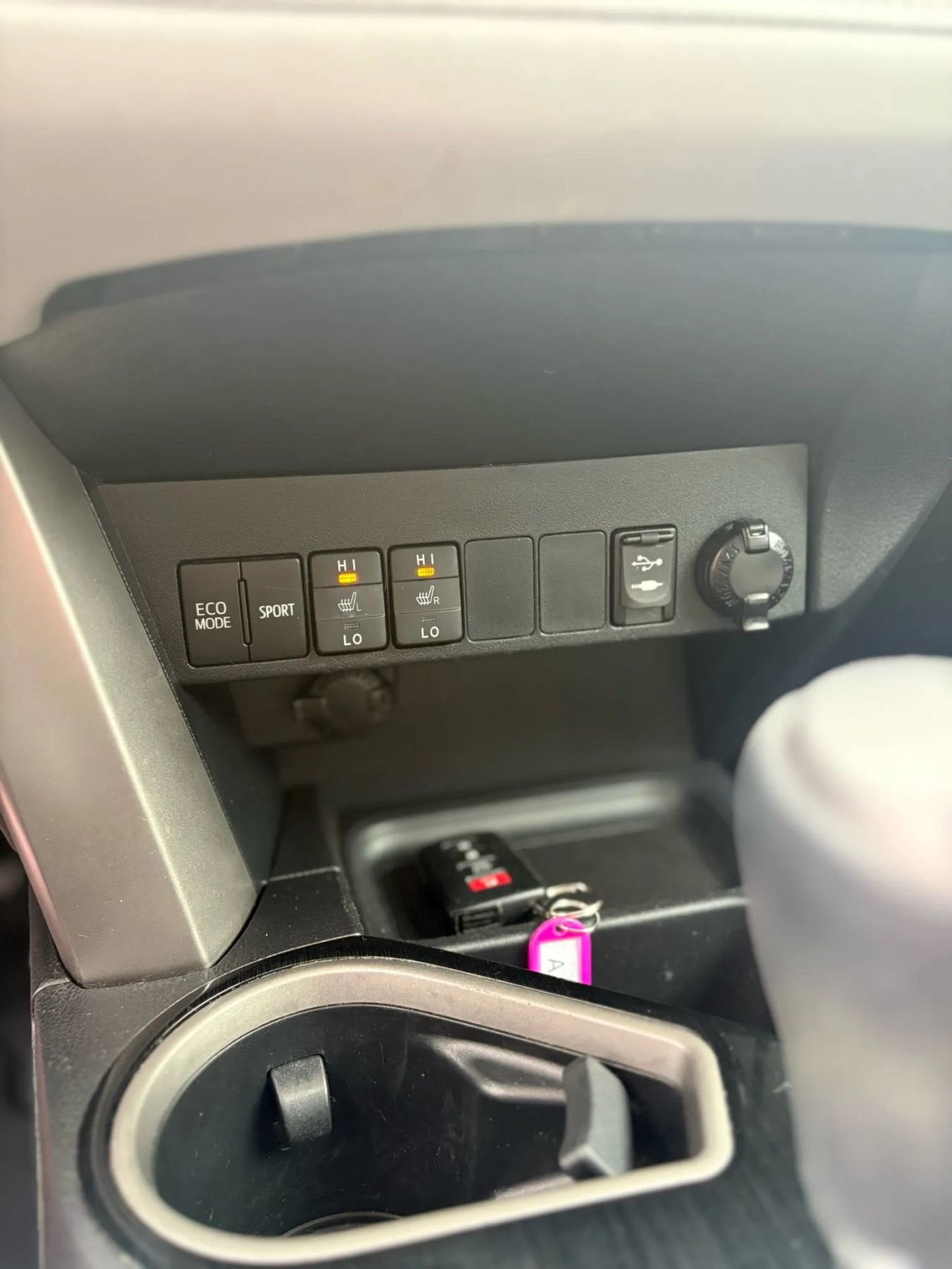 Used 2016 Toyota RAV4 Limited image 35