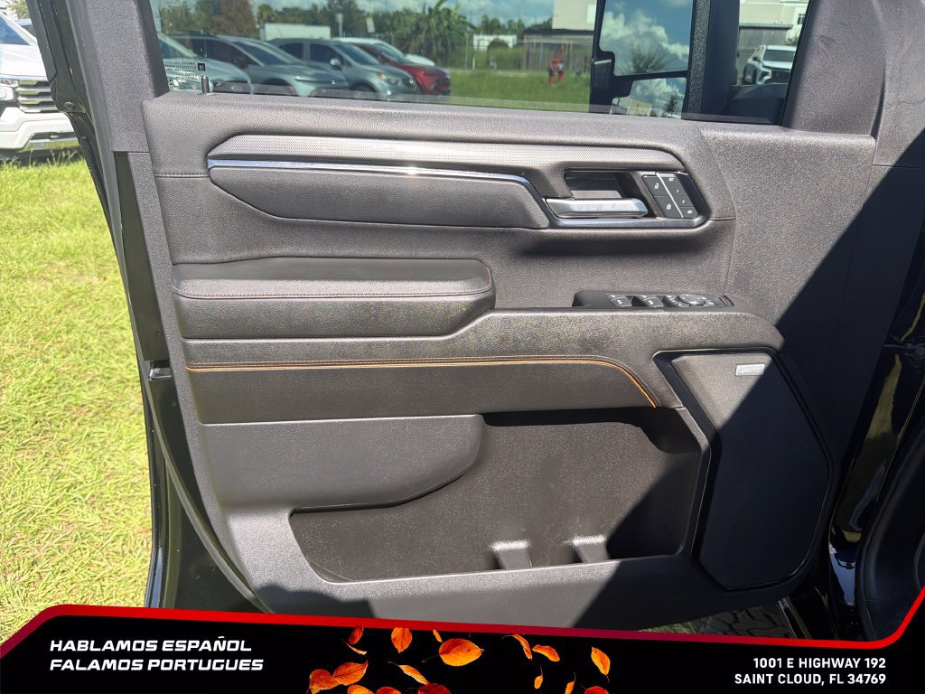 Used 2024 GMC Sierra 2500 AT4 w/ AT4 Premium Plus Package AWD/4WD image 12
