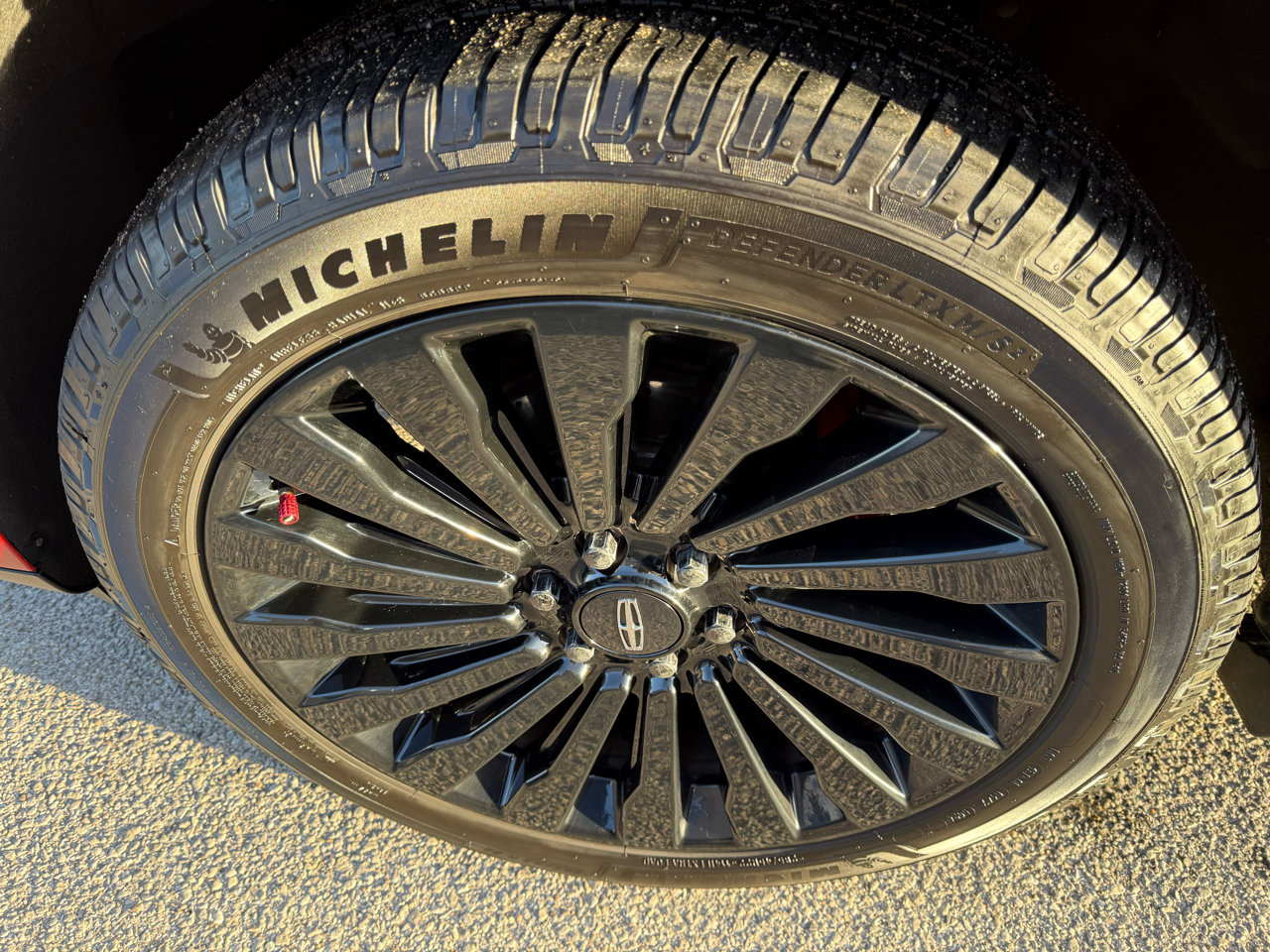 Used 2018 Lincoln Navigator Reserve w/ Technology Package image 32