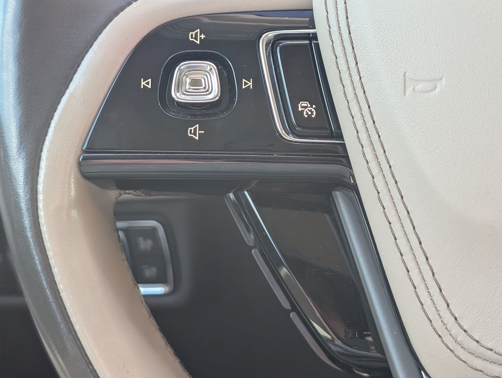 Used 2021 Lincoln Aviator Reserve w/ Equipment Group 202A AWD/4WD image 26