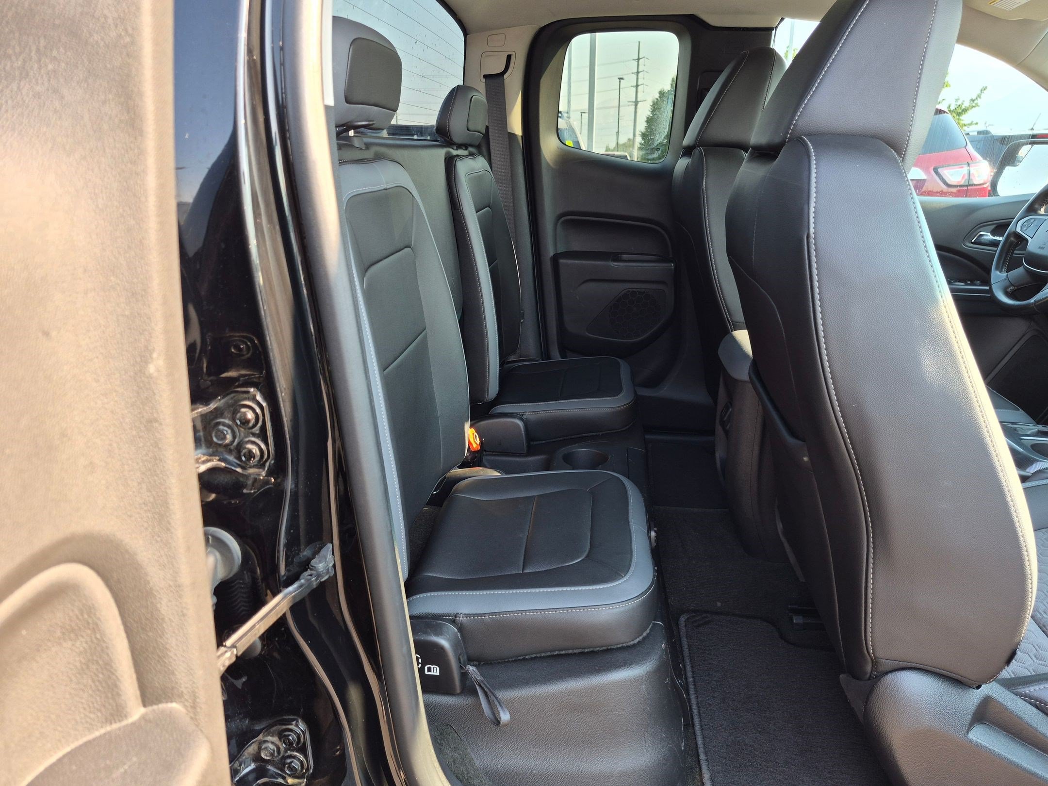 Used 2015 Chevrolet Colorado Z71 AWD/4WD image 28