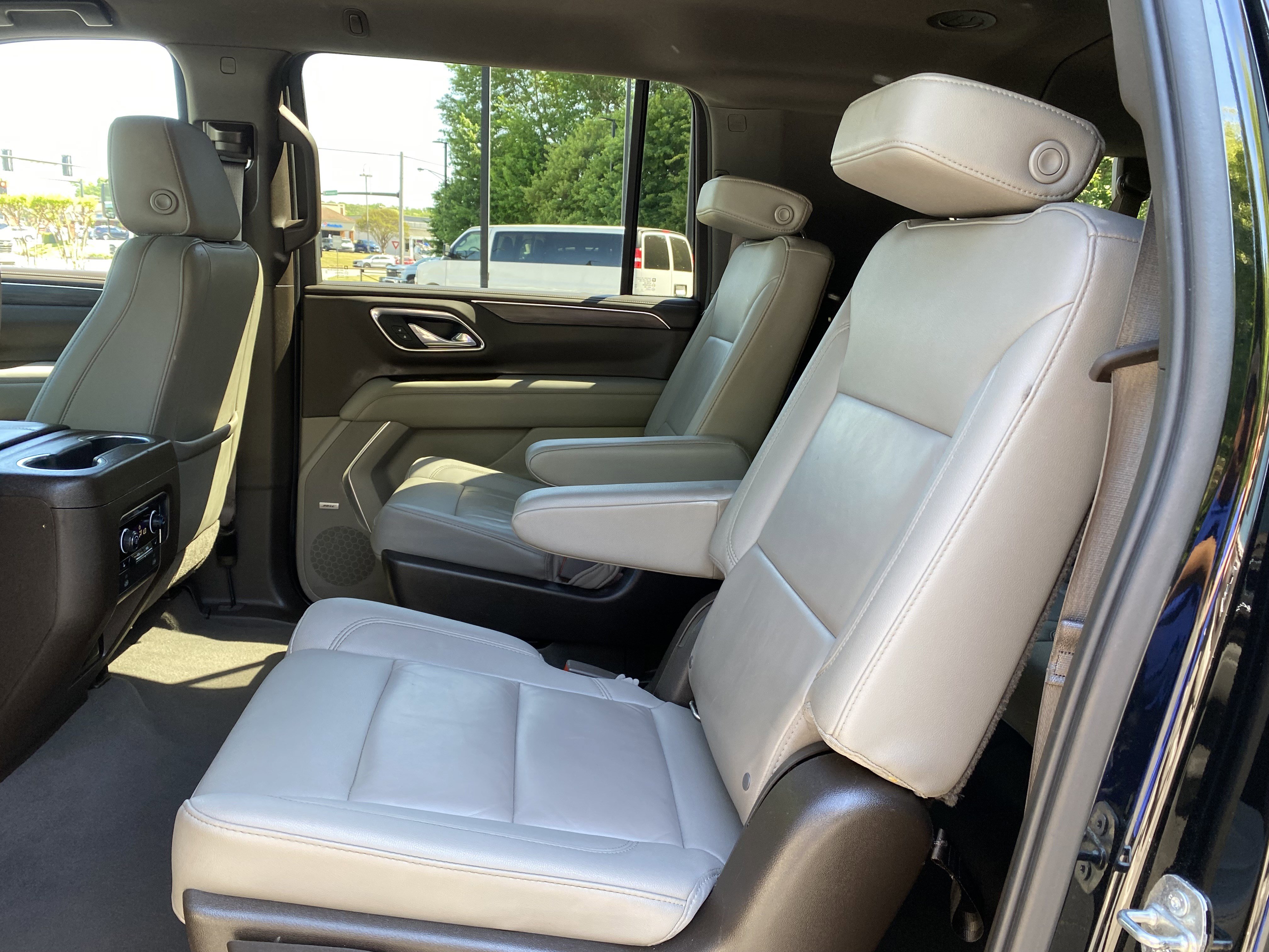 Used 2021 Chevrolet Suburban Z71 w/ Z71 Off-Road Package AWD/4WD image 36