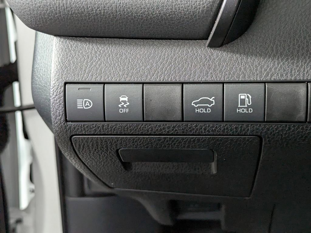 Used 2021 Toyota Camry LE image 23