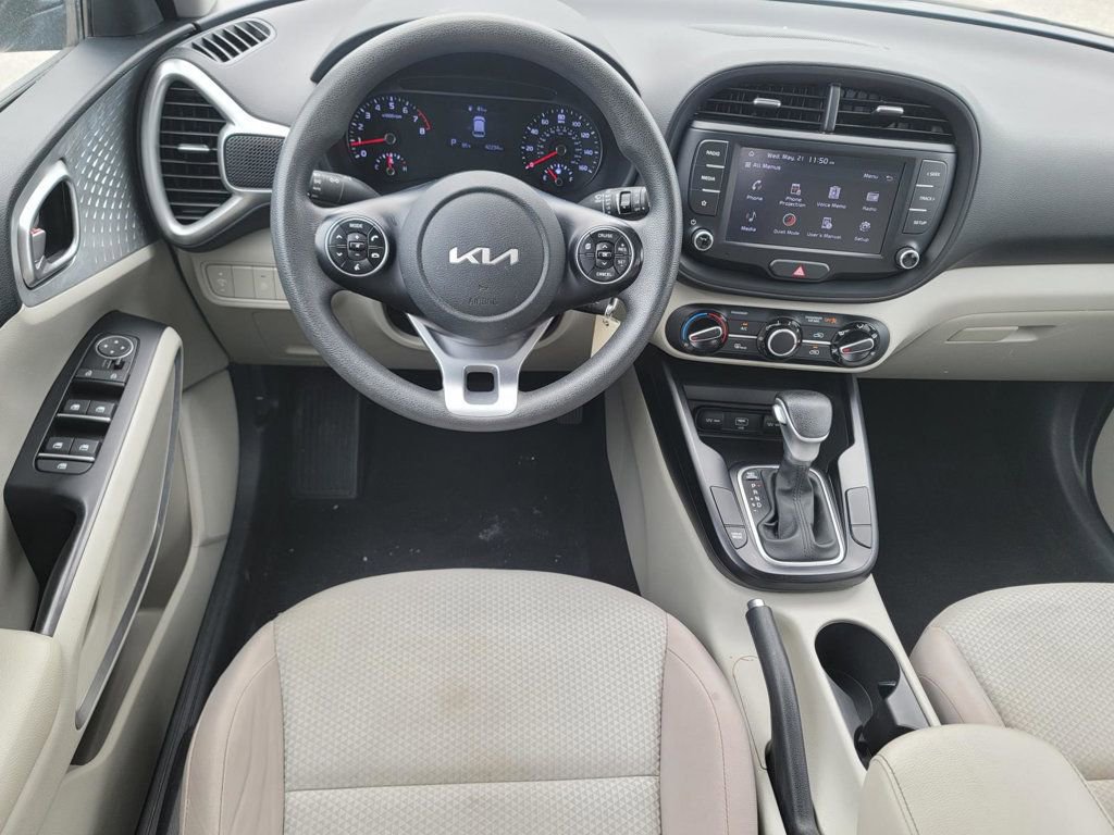 Used 2022 Kia Soul LX image 9