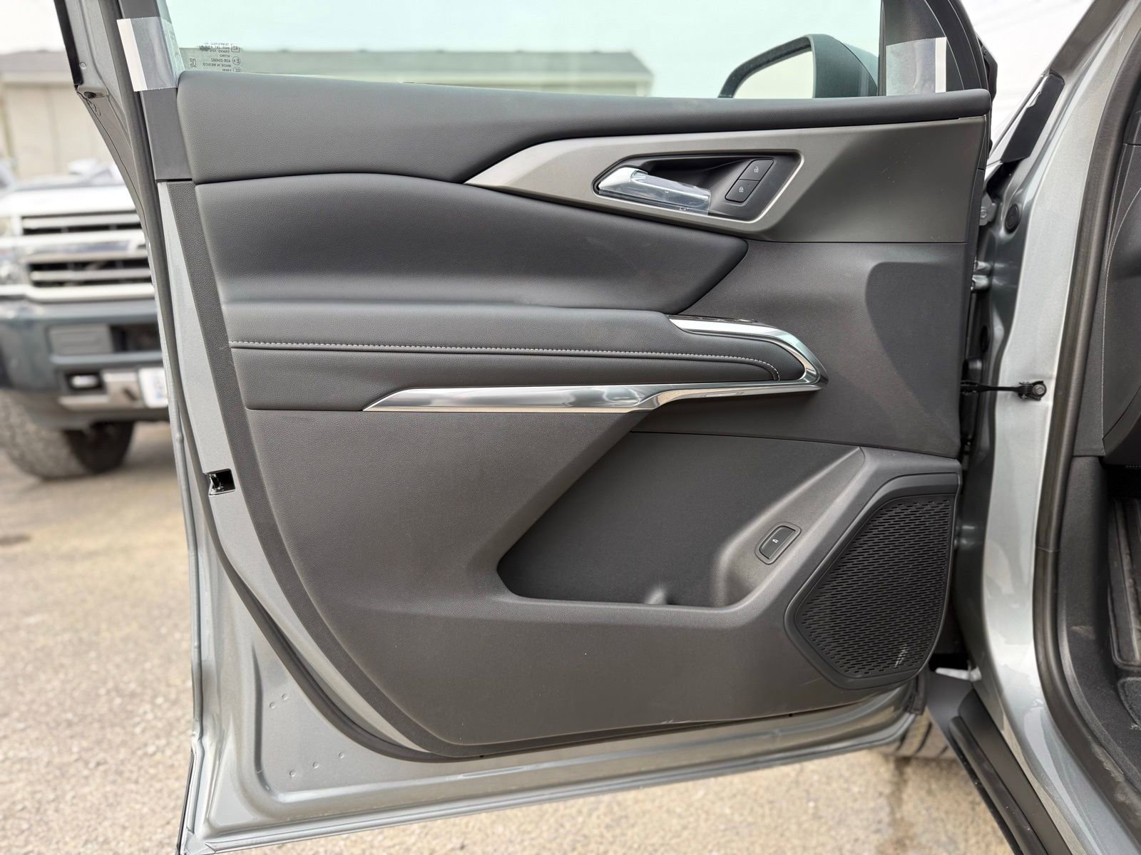 New 2026 Chevrolet Traverse LT image 12