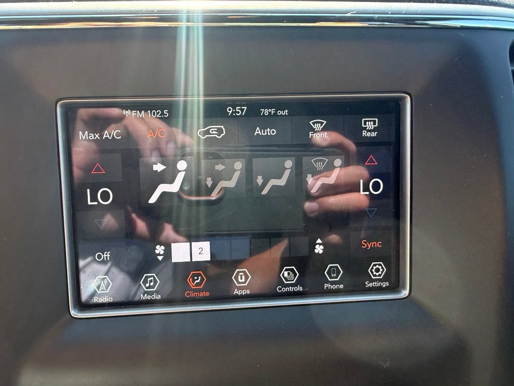 Used 2021 Jeep Grand Cherokee Laredo RWD image 15