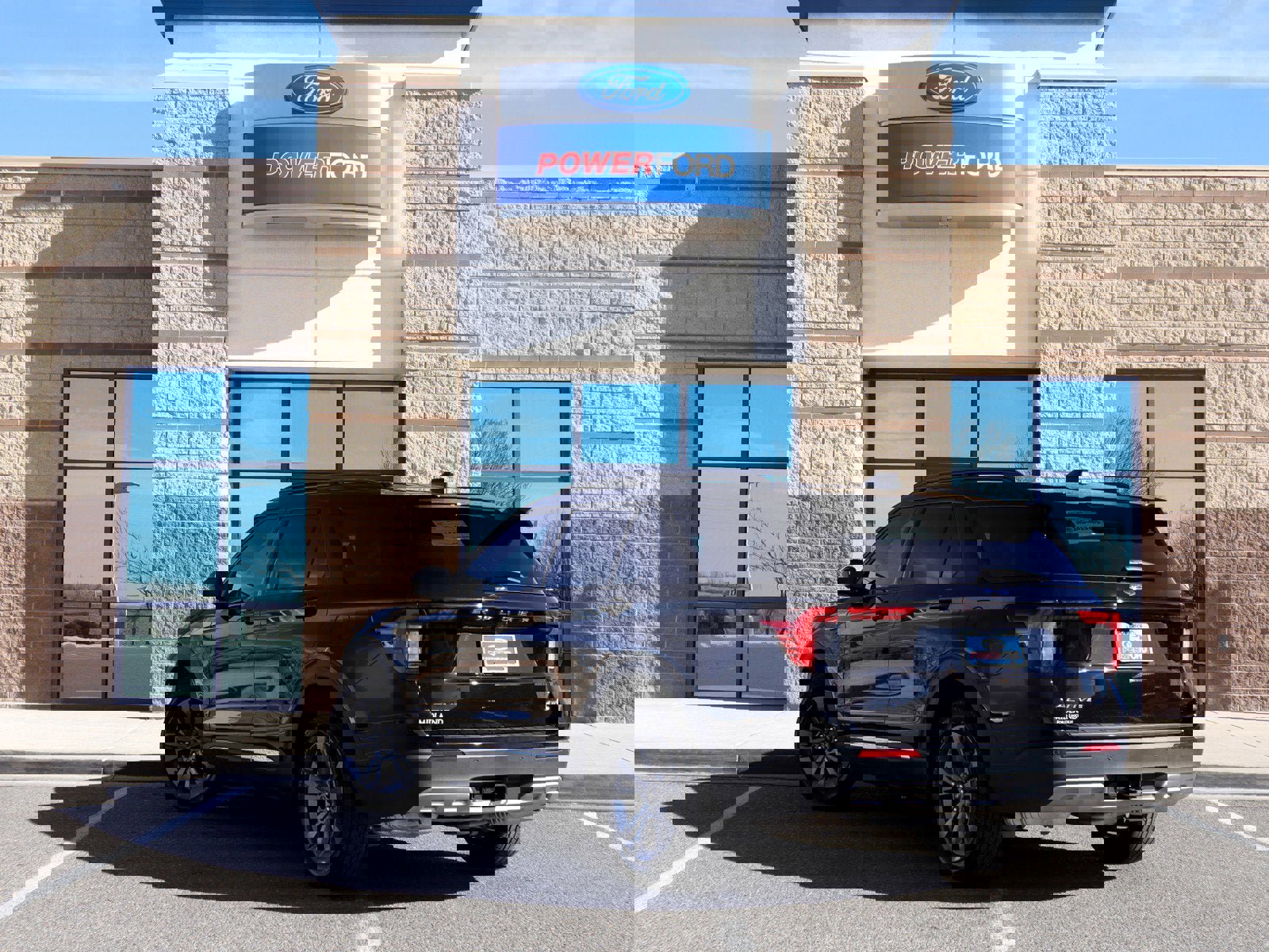 New 2025 Ford Explorer Active w/ Active Comfort Package image 8