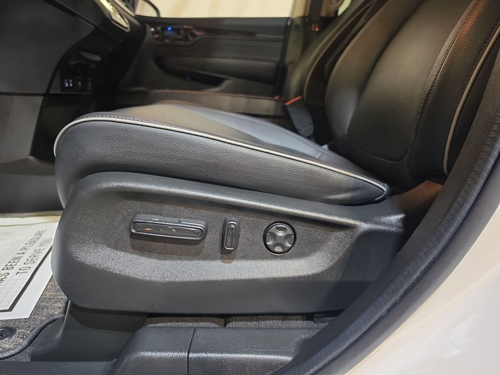 Certified 2025 Honda Odyssey Touring image 14