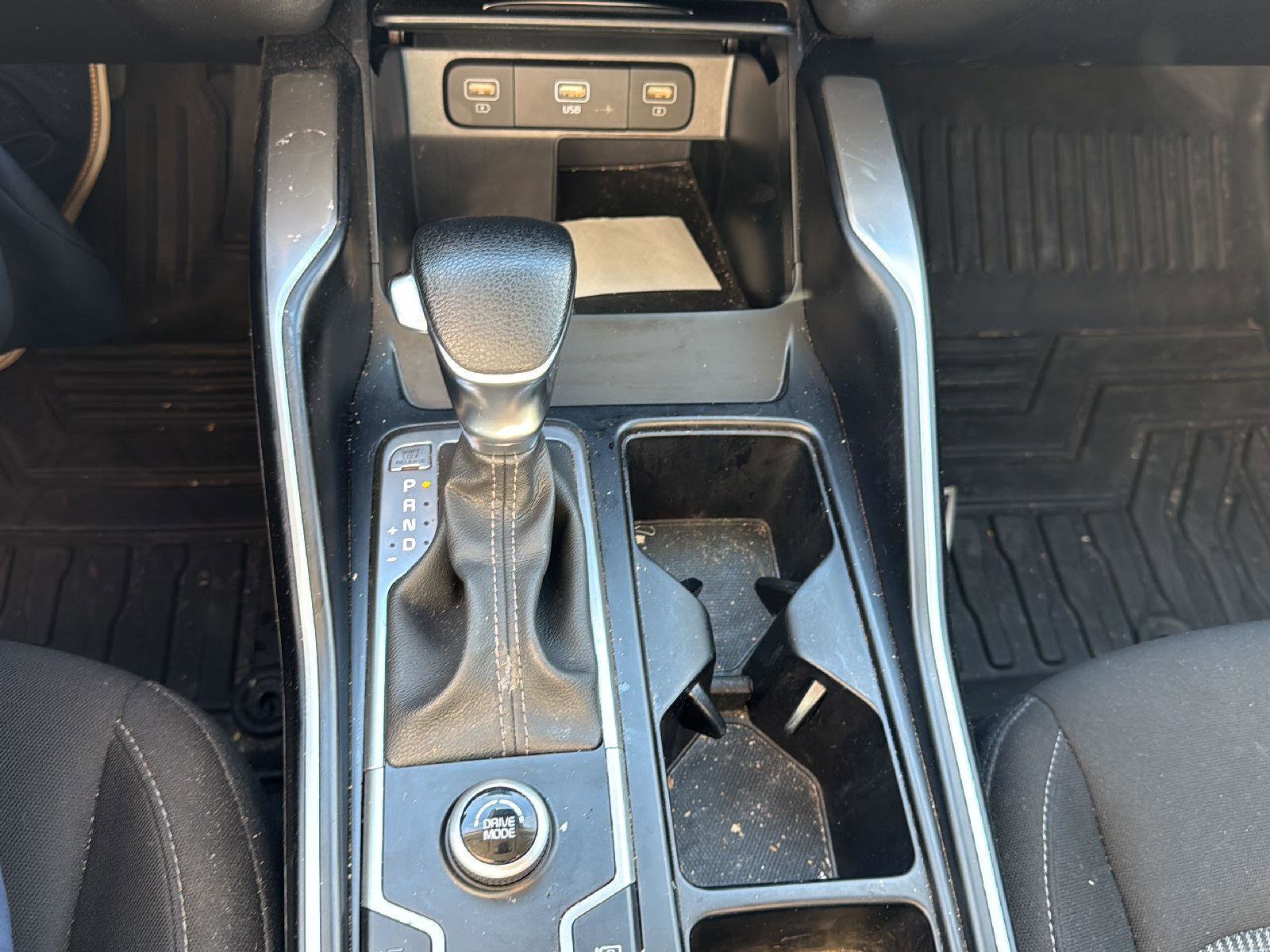 Used 2022 Kia Sorento LX image 12