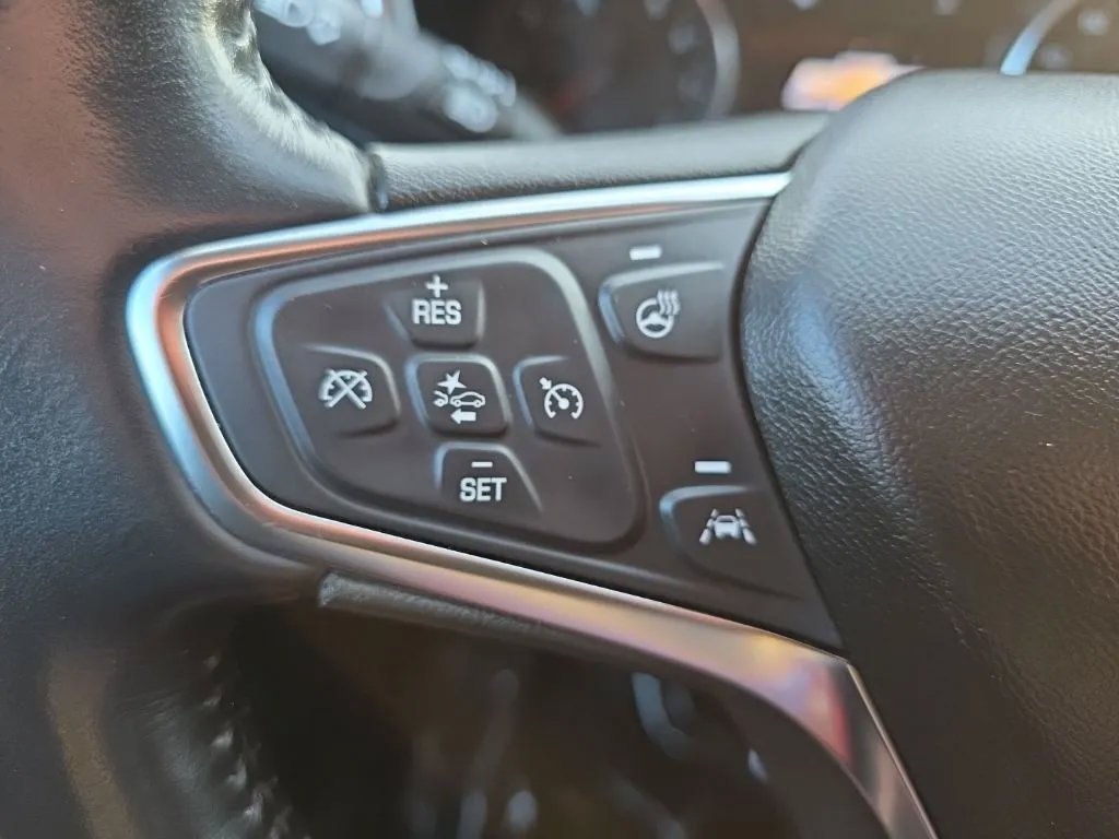 Used 2021 Chevrolet Equinox Premier AWD/4WD image 25