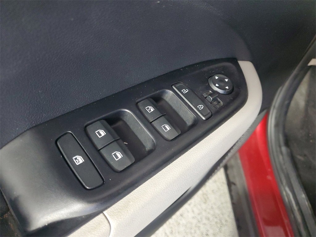 Used 2024 Hyundai Venue SEL image 16