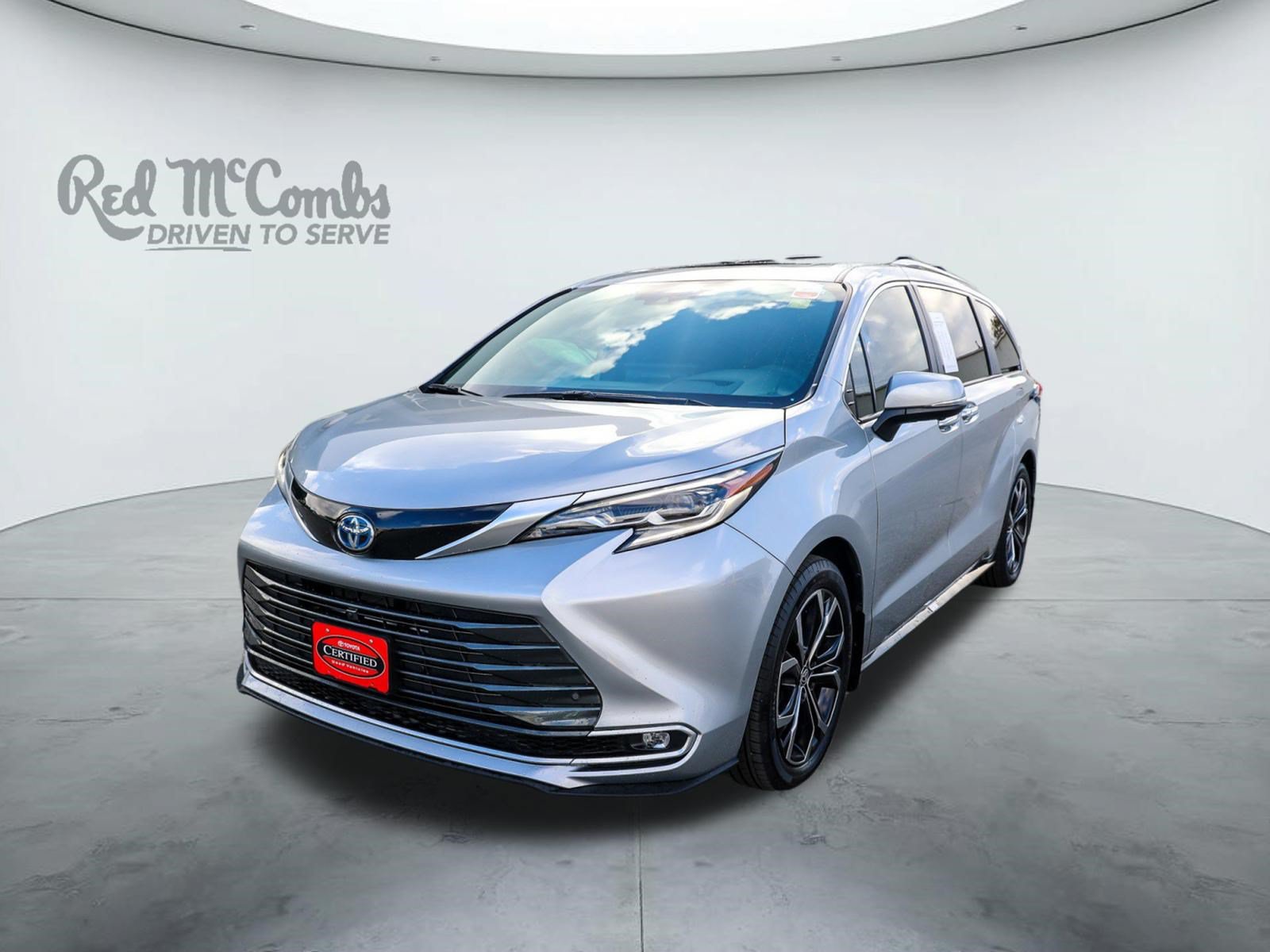 Certified 2025 Toyota Sienna Platinum