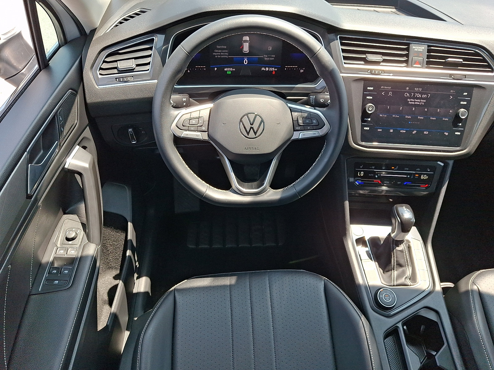 Used 2022 Volkswagen Tiguan SE AWD/4WD image 11