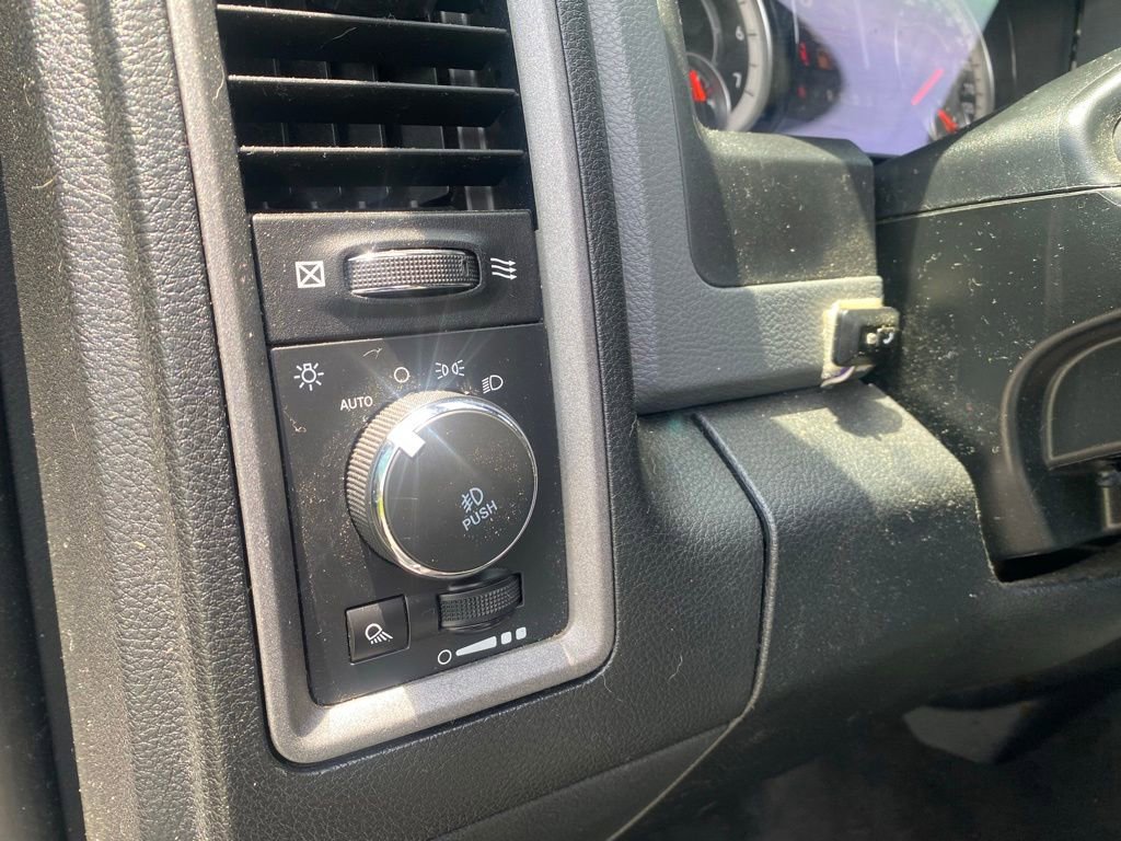 Used 2017 RAM 1500 Express RWD image 17