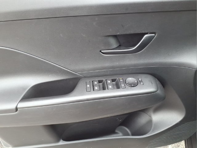 Used 2026 Hyundai Kona SEL Sport FWD image 8