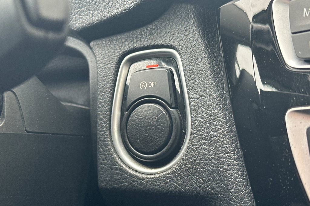 Used 2017 BMW 320i Sedan image 21