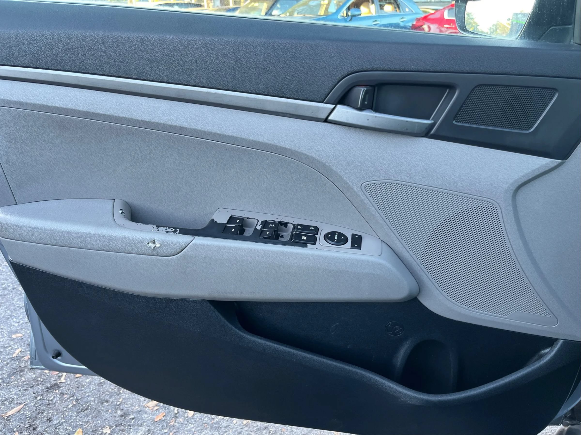 Used 2017 Hyundai Elantra SE FWD image 18