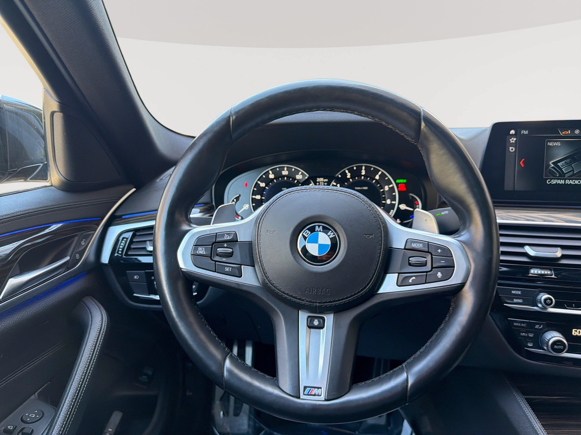 Used 2018 BMW 540i xDrive w/ M Sport Package AWD/4WD image 11