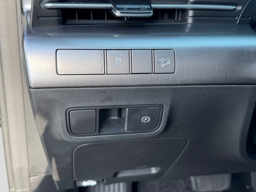 Used 2025 Hyundai Kona SEL image 22