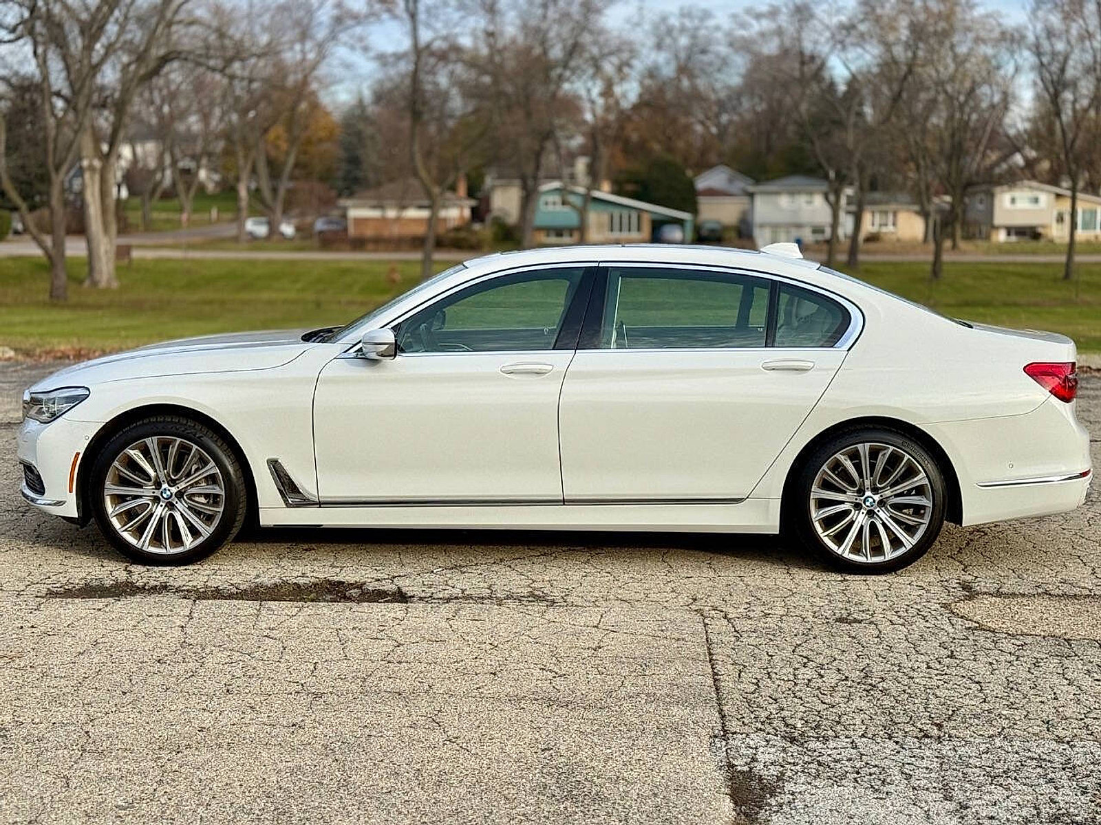 Used 2016 BMW 750i xDrive image 7