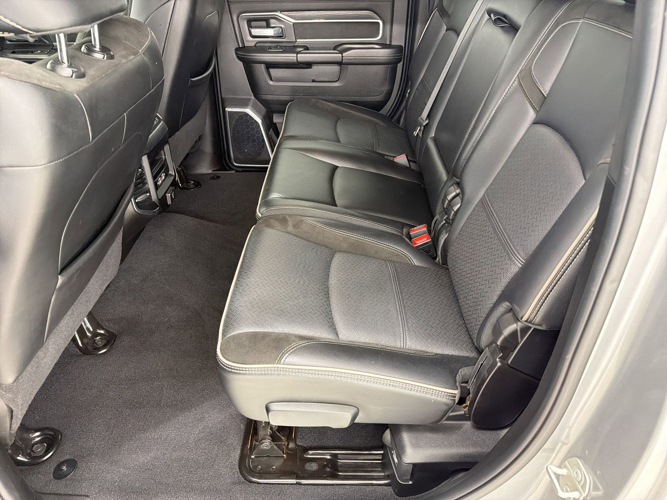 Used 2023 RAM 2500 Laramie w/ Night Edition image 14