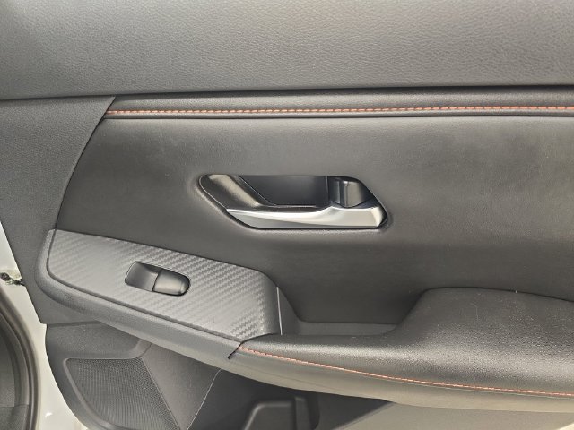 Used 2025 Nissan Sentra SR FWD image 14
