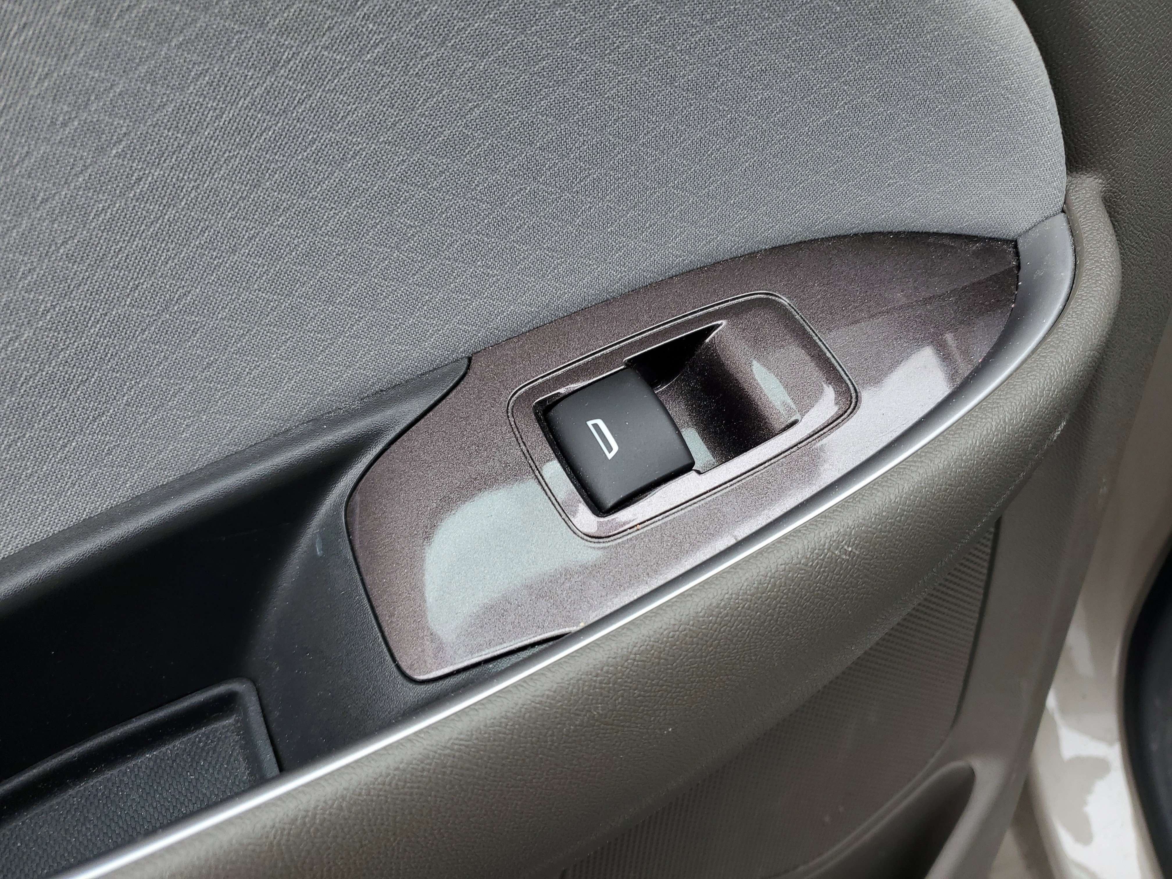 Used 2022 Chevrolet Malibu LT image 34