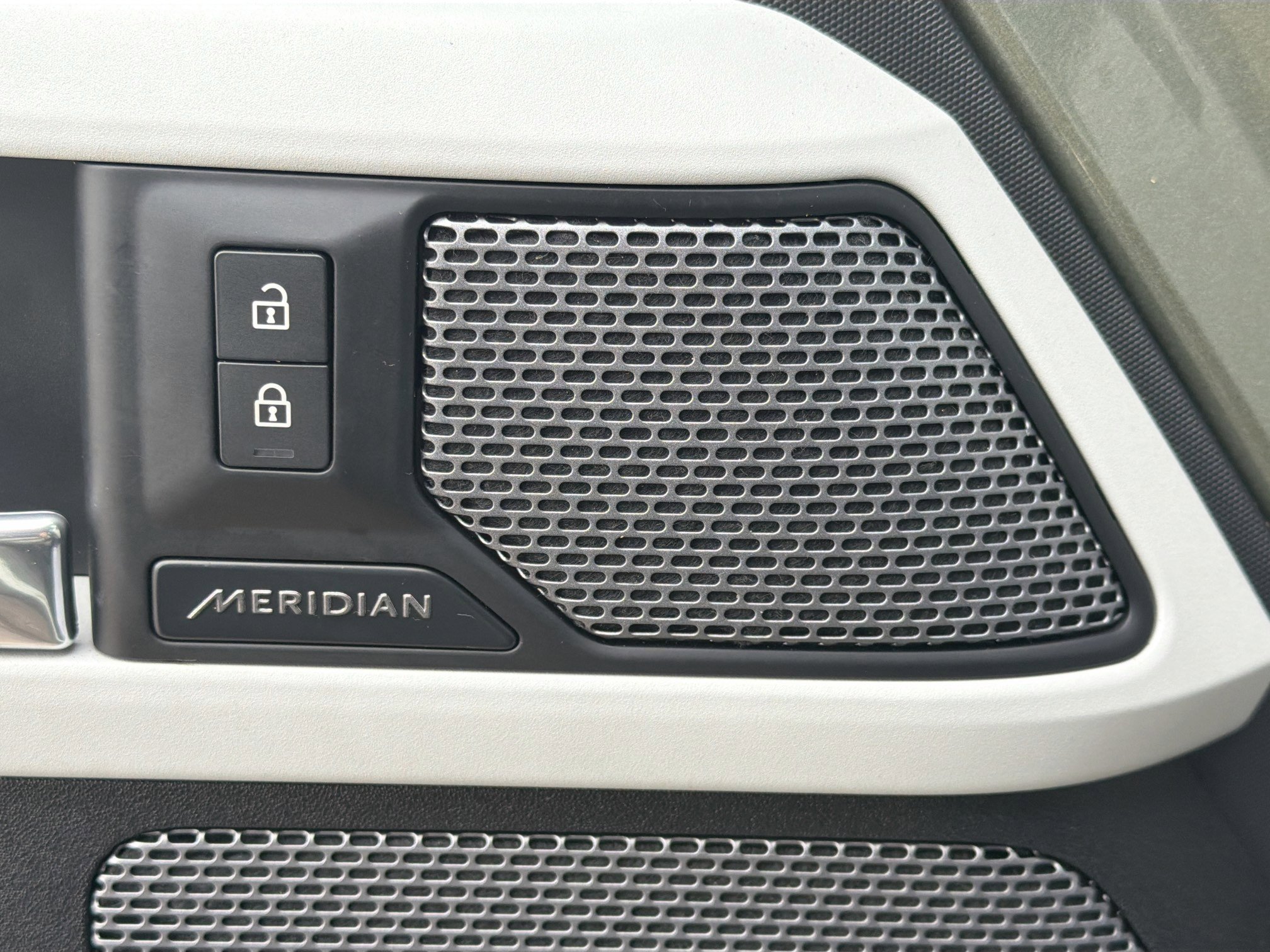 Used 2021 Land Rover Defender 110 S image 23