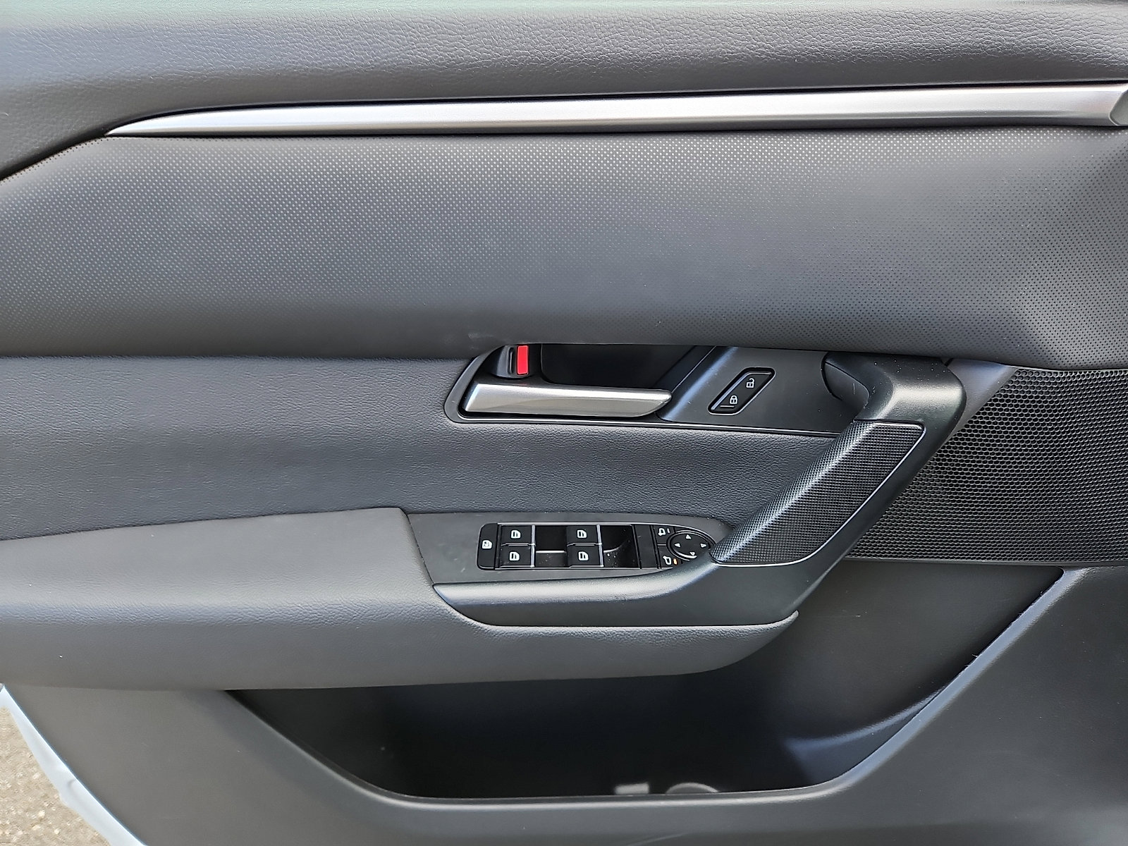 Used 2025 MAZDA CX-50 AWD 2.5 S w/ Weather Package image 12