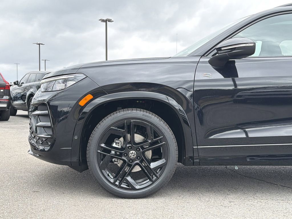 New 2026 Volkswagen Tiguan SE R-Line image 9