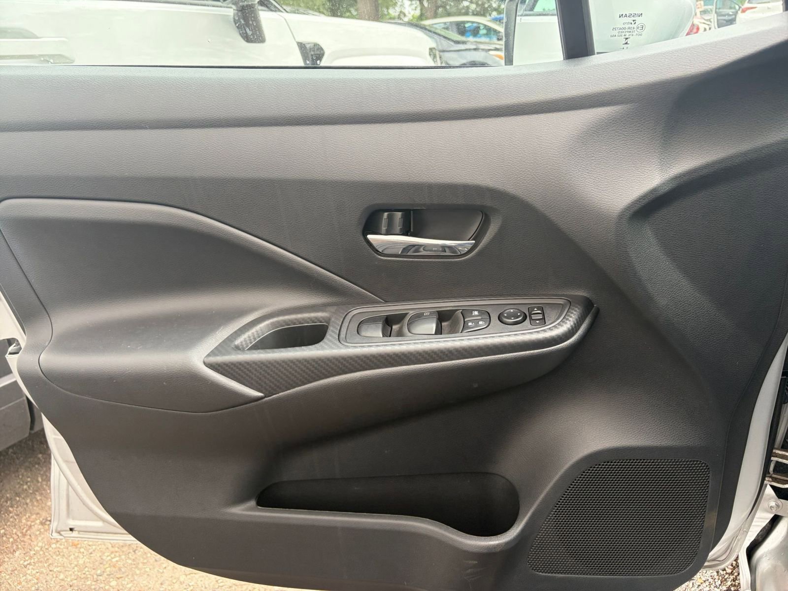Used 2025 Nissan Versa SV FWD image 18