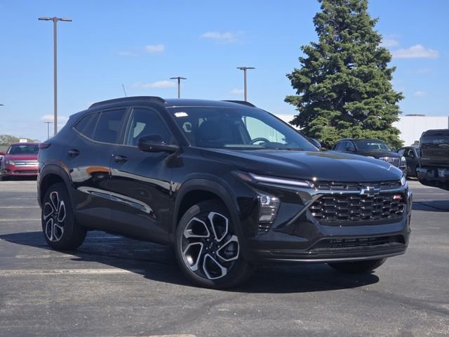 New 2026 Chevrolet Trax RS w/ Driver Confidence Package FWD image 2