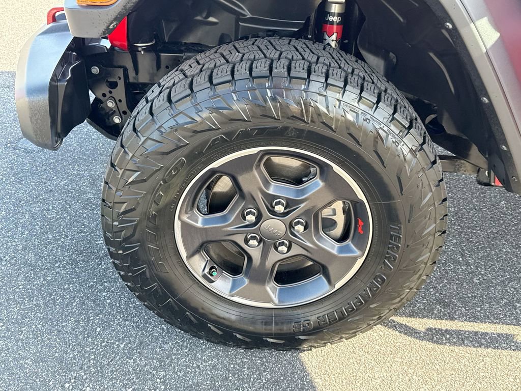Used 2022 Jeep Gladiator Rubicon w/ Cold Weather Group image 31