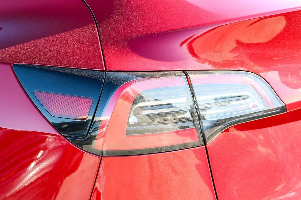 Used 2024 Tesla Model Y Long Range image 8