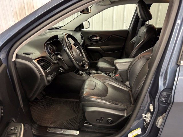 Used 2021 Jeep Cherokee Limited AWD/4WD image 2