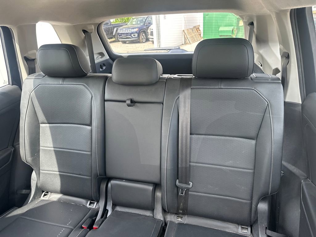 Used 2021 Volkswagen Tiguan SE FWD image 43