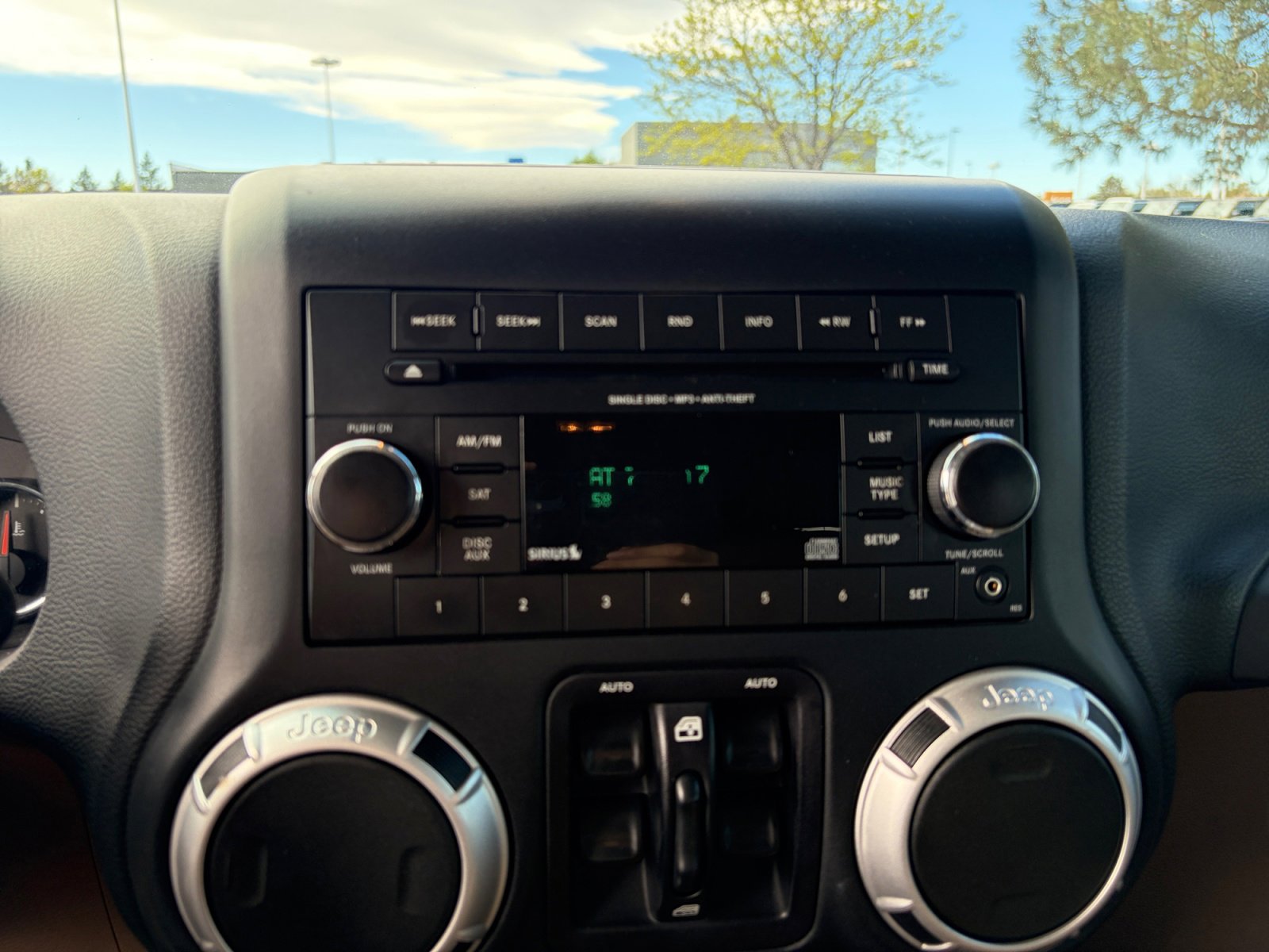 Used 2016 Jeep Wrangler Unlimited Sahara w/ Mopar Chrome Edition Group image 28