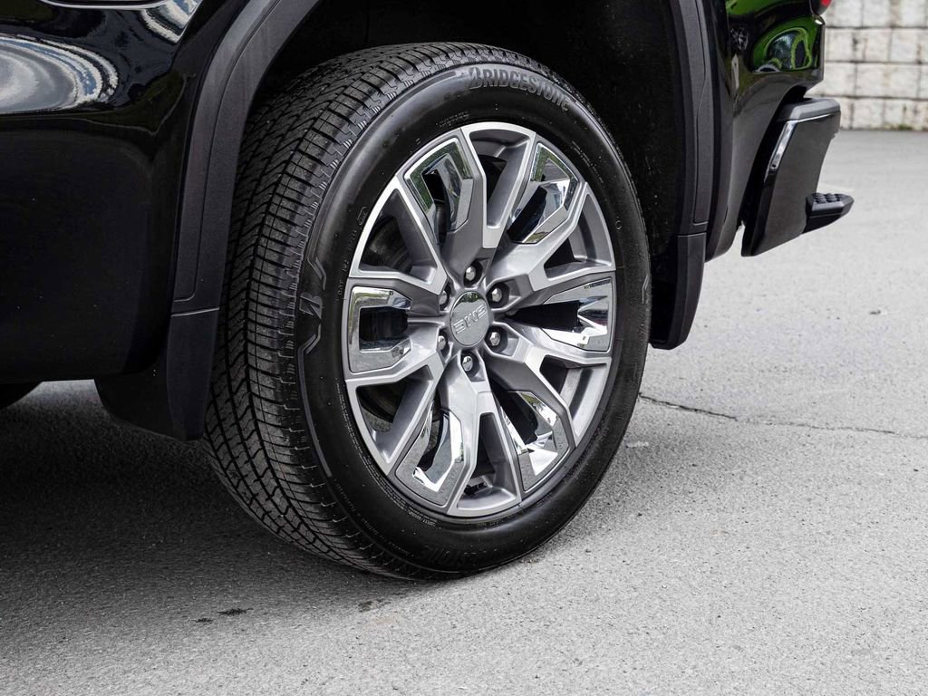 Used 2025 GMC Sierra 1500 Denali AWD/4WD image 9