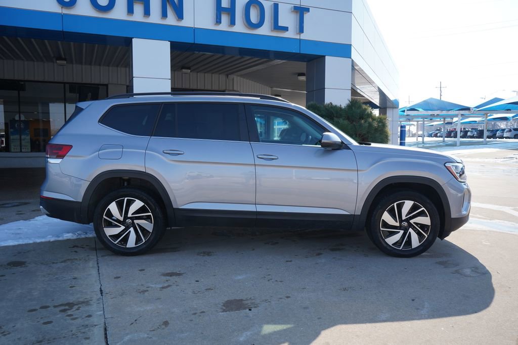 Used 2025 Volkswagen Atlas SE image 8