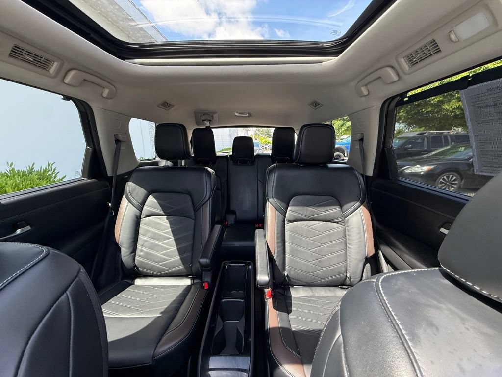 Certified 2023 Nissan Pathfinder Platinum AWD/4WD image 17