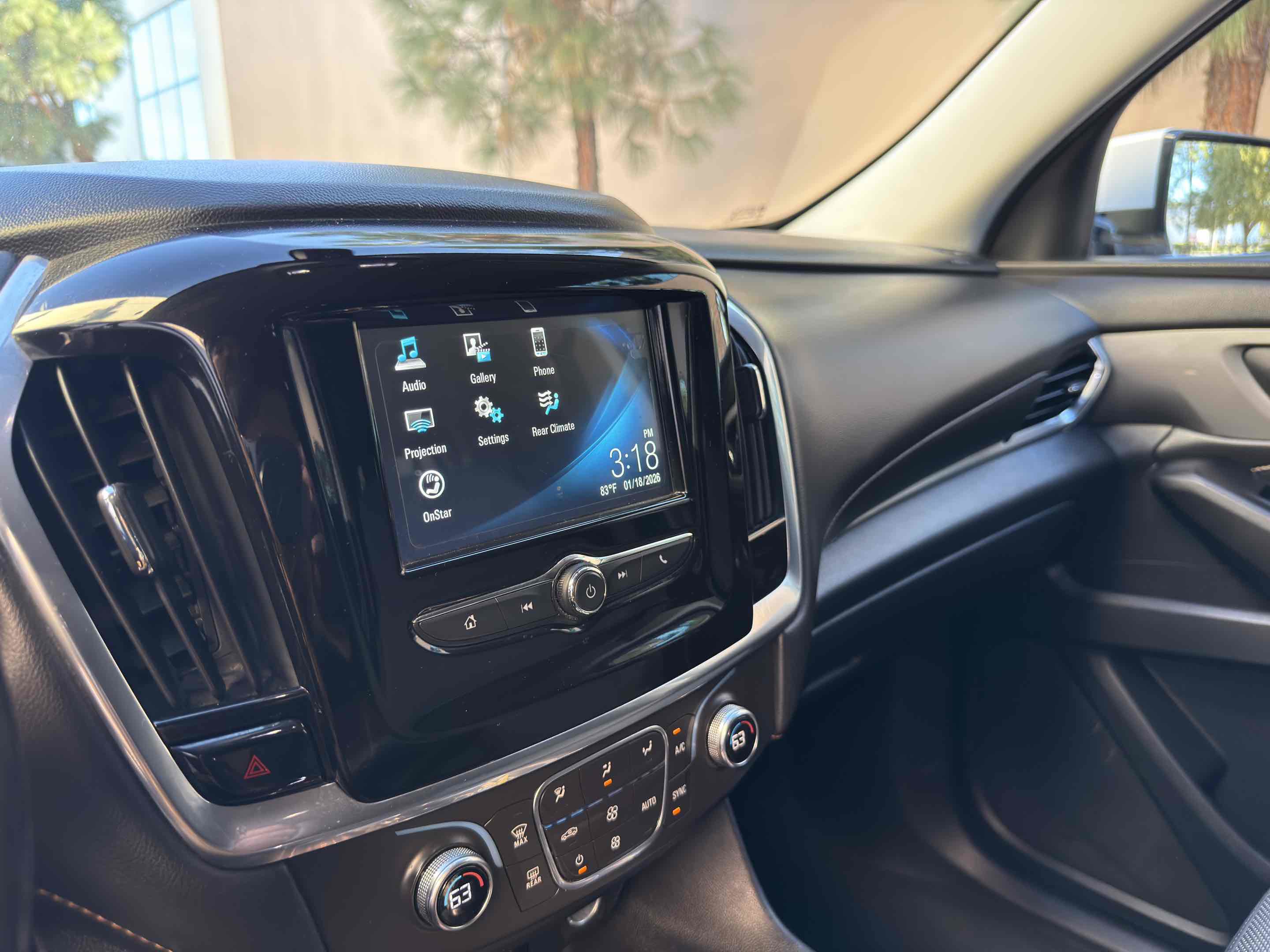 Used 2018 Chevrolet Traverse LT w/ LPO, Black Accent Package image 42