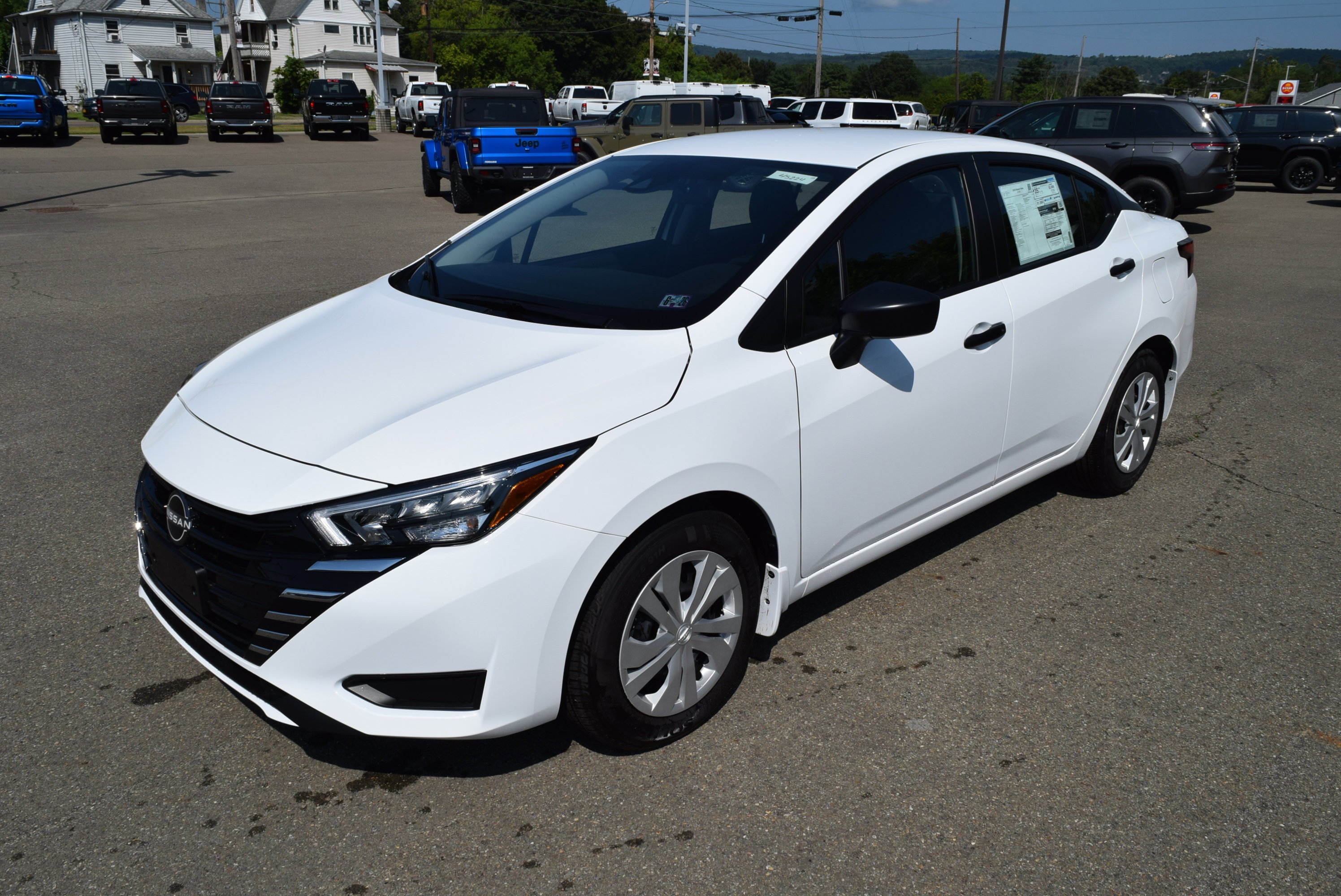 New 2025 Nissan Versa S w/ Trunk Package image 2