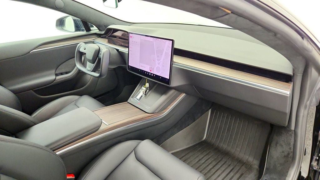 Used 2022 Tesla Model S AWD/4WD image 32