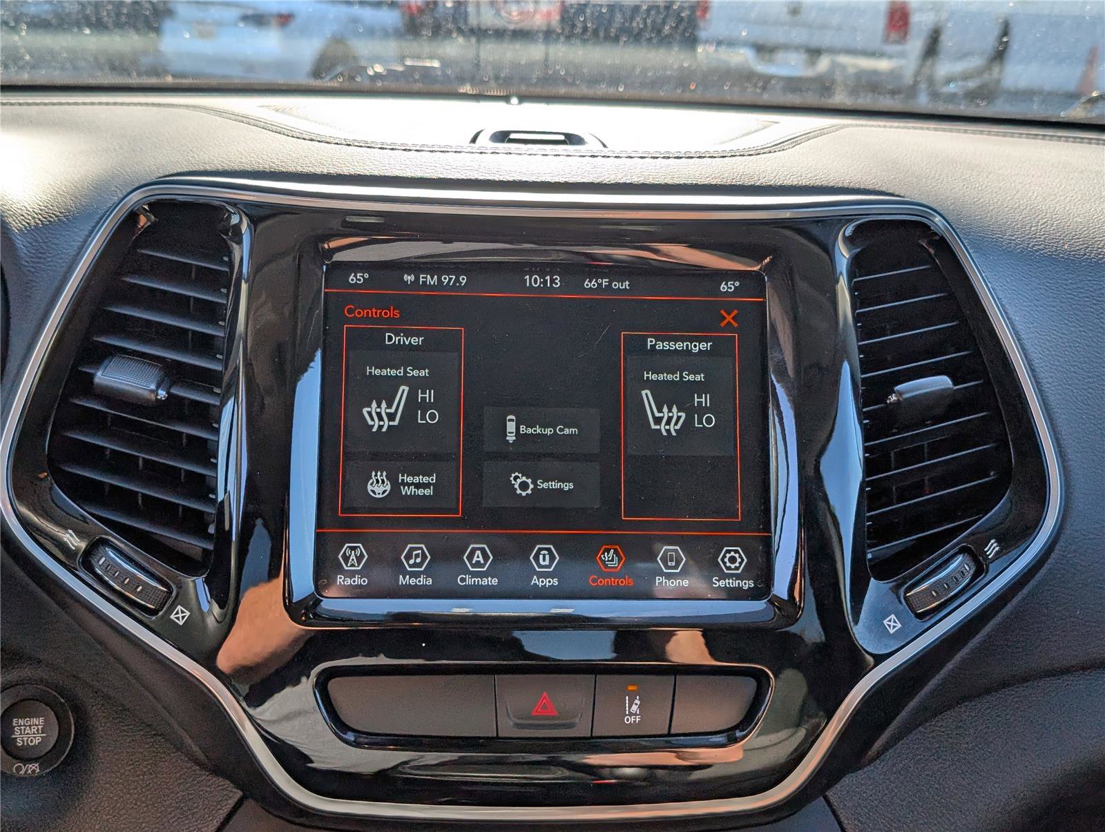 Used 2022 Jeep Cherokee Limited image 24