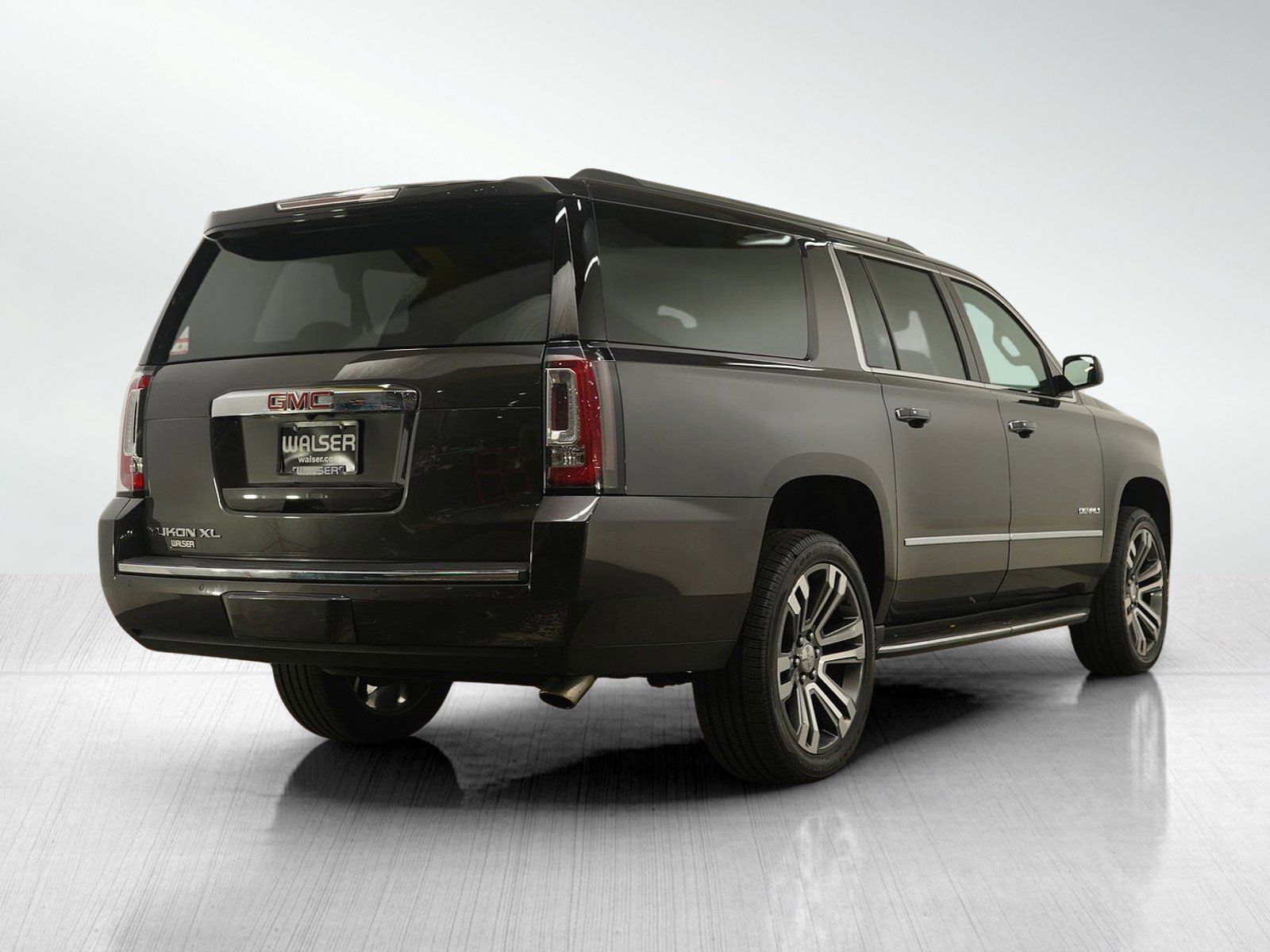 Used 2018 GMC Yukon XL Denali w/ Open Road Package image 5