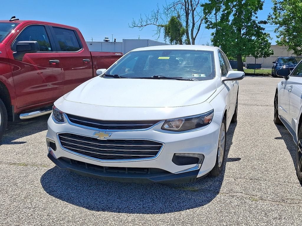 Used 2018 Chevrolet Malibu LT FWD image 3