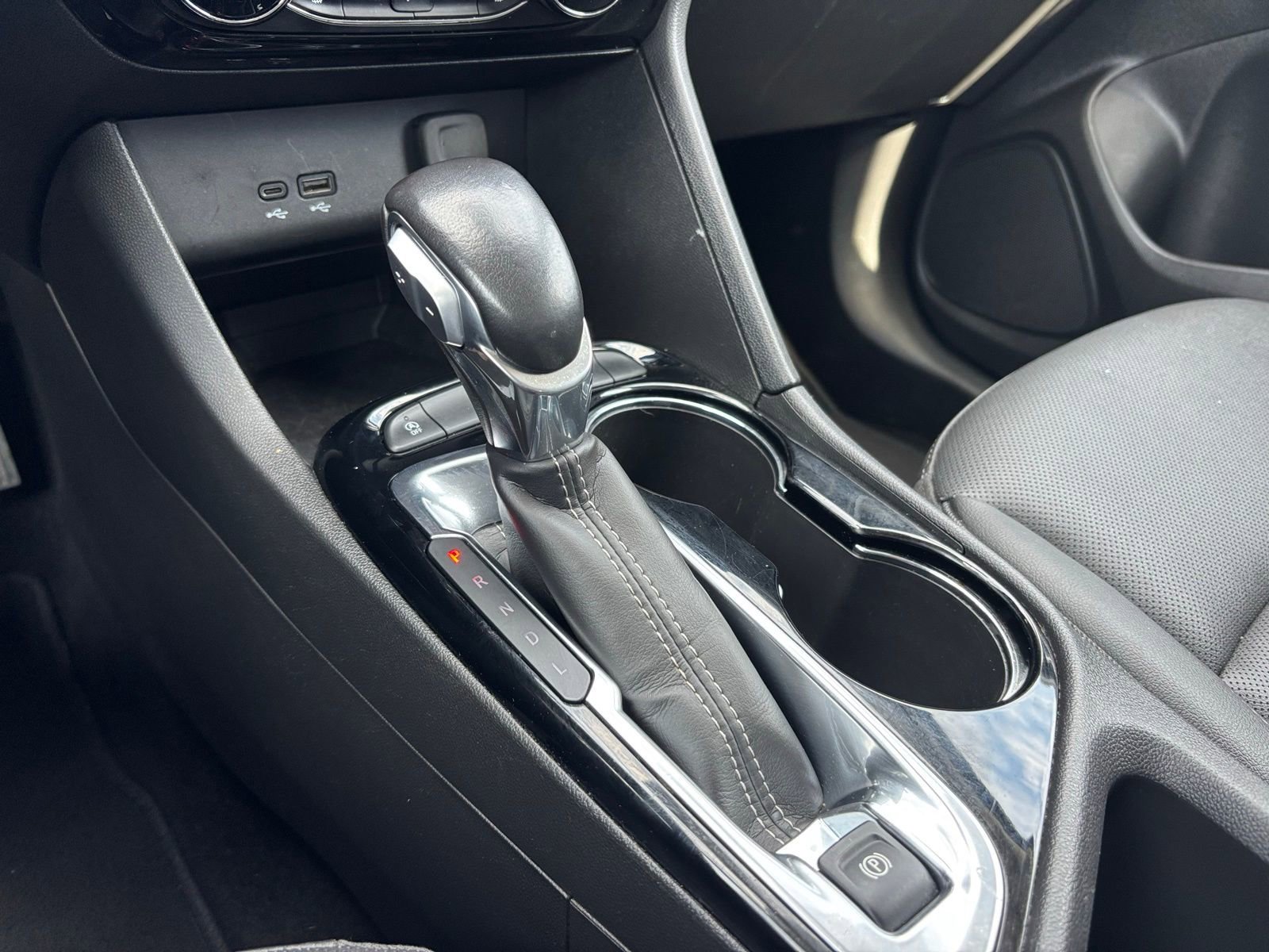Used 2024 Buick Encore GX Sport Touring w/ Comfort Package FWD image 25