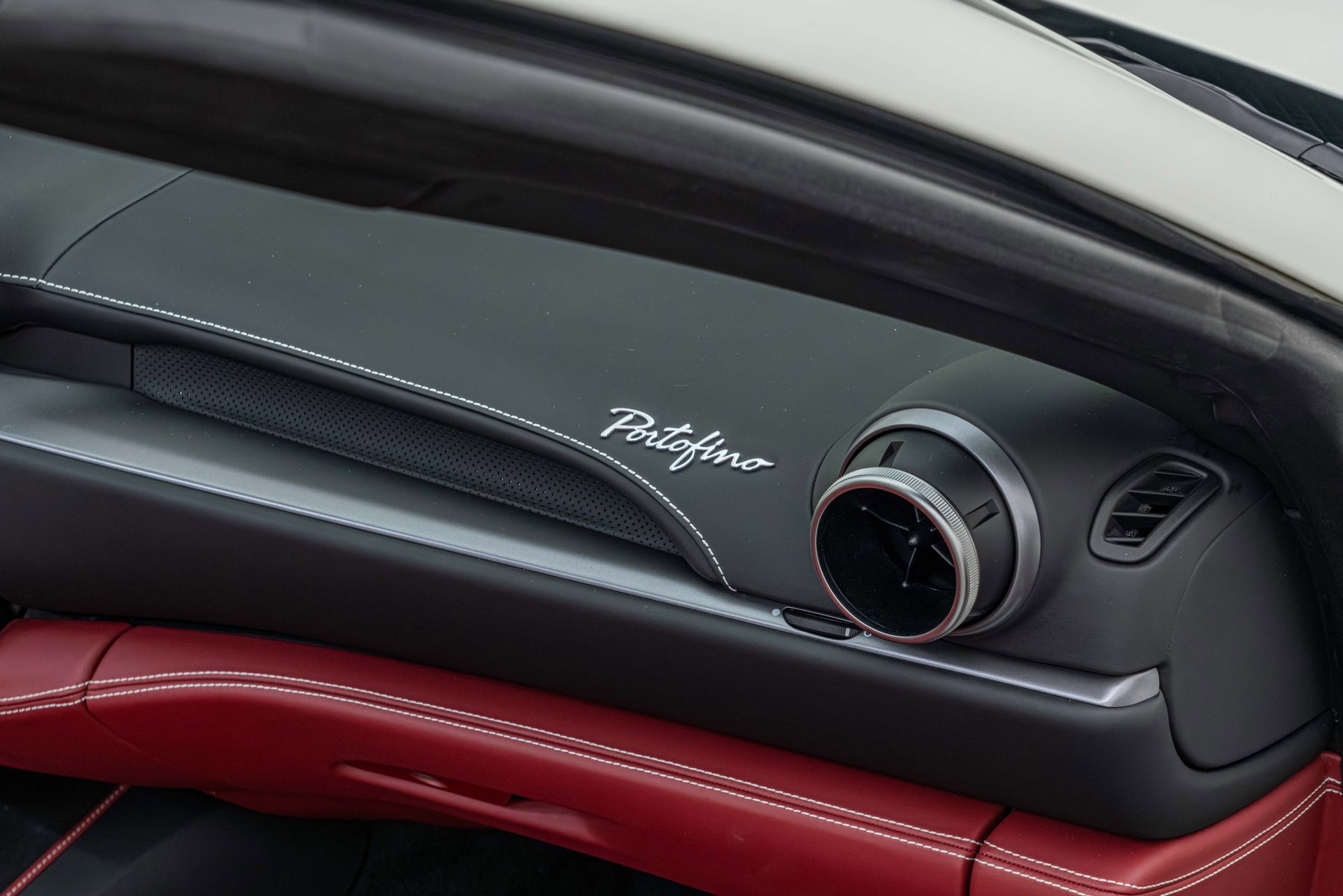 Certified 2020 Ferrari Portofino image 43